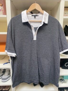 Banana Republic - Men’s Charcoal Gray Polo w White Contrast Collar. Like NEW. XL